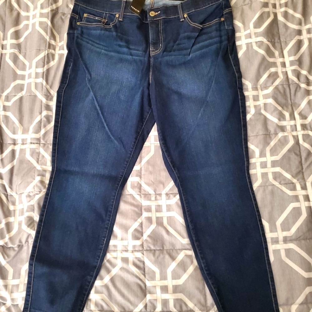 Torrid Bombshell Jeans 22T - Picture 4 of 5